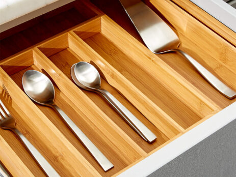 expandable-bamboo-flatware-tray